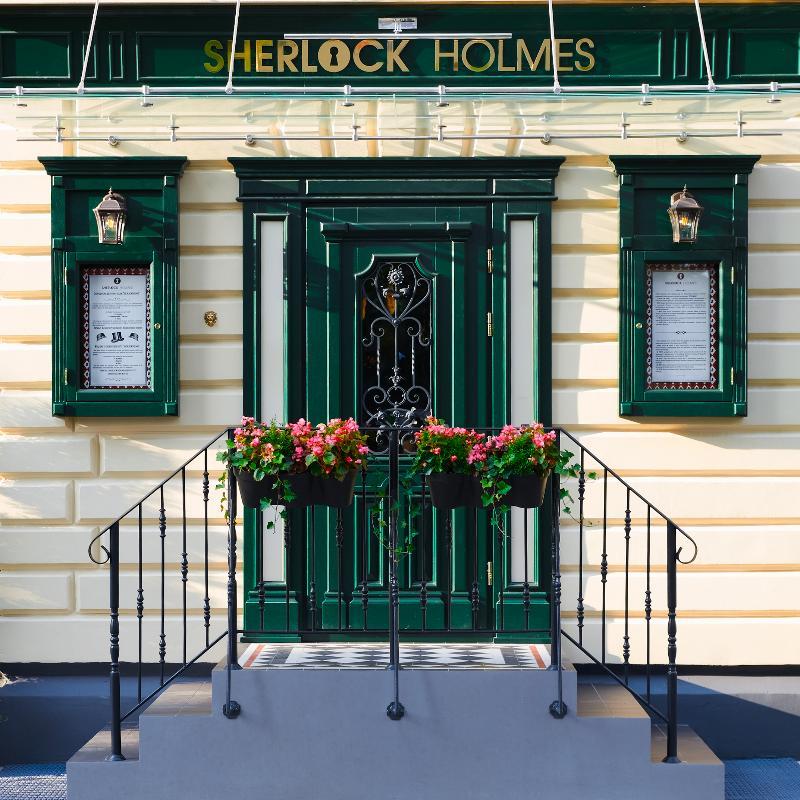 Sherlock Holmes Boutique Hotel リヴィウ エクステリア 写真